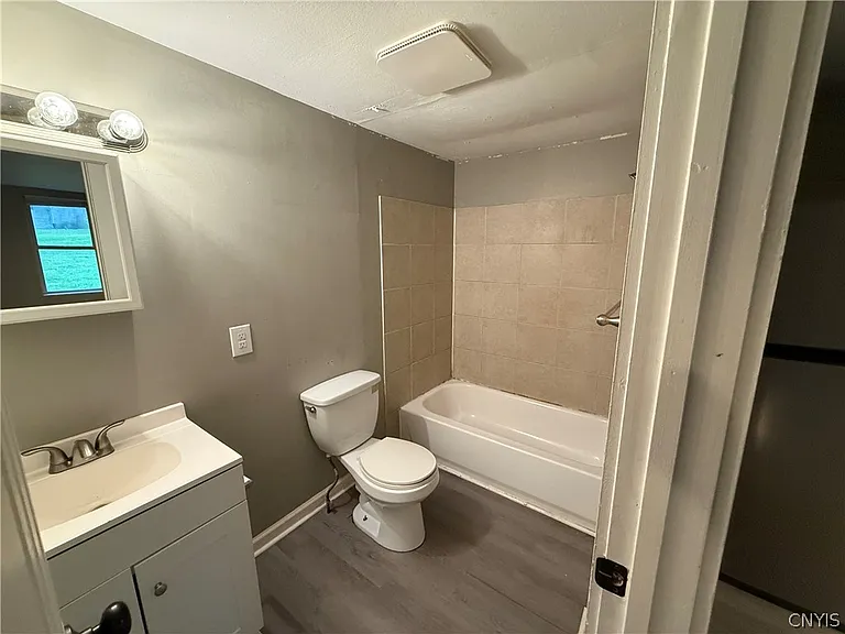 4822 W Seneca Tpke #5 — Photo 5