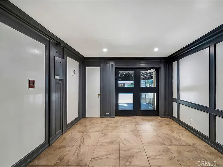 5315 Zelzah Ave #6 — Photo 28