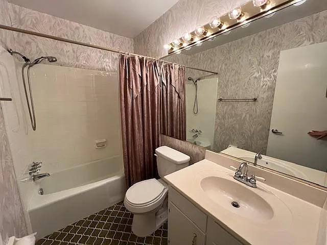 2537 Stonegate Dr — Photo 18