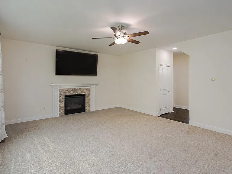 114 Valley Hall Dr — Photo 13