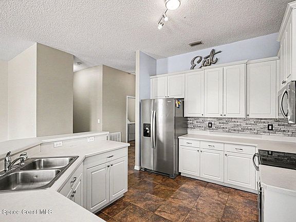 5th image of 591 Dinner St NE