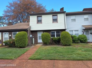 8 Greenwood Loop Rd, Brick, NJ 08724