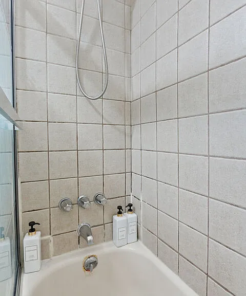 442 N Orange Grove Ave — Photo 11