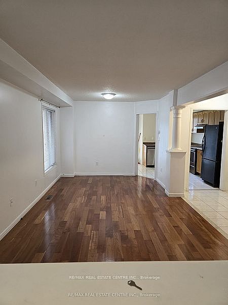 Mississauga House for rent - 3 Bedrooms — photo 3