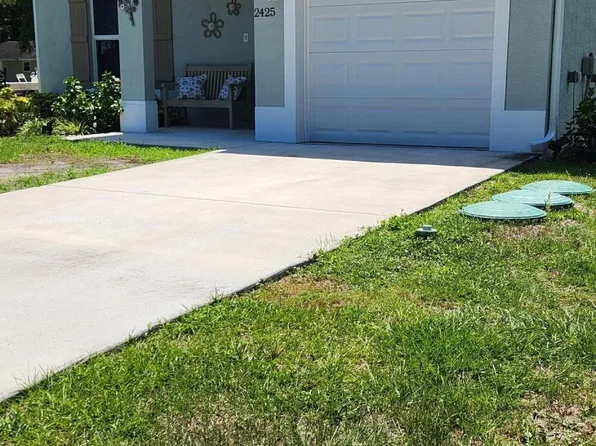 2425 86th Dr, Vero Beach, FL 32966