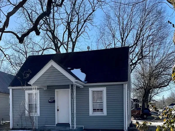 2338 W Olive St, Springfield, MO 65802