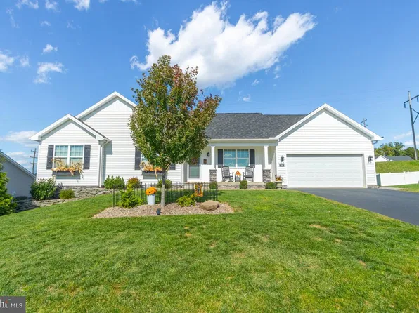 199 Cedarlyn Dr, York, PA 17408