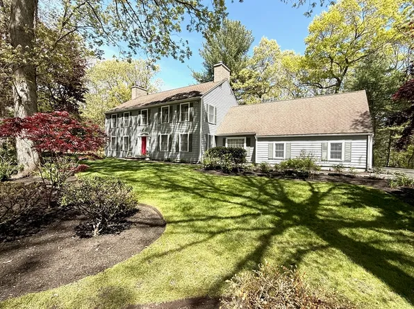 2 Liberty Ln, Lynnfield, MA 01940