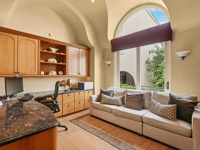 741 Rosecrans St — Photo 24
