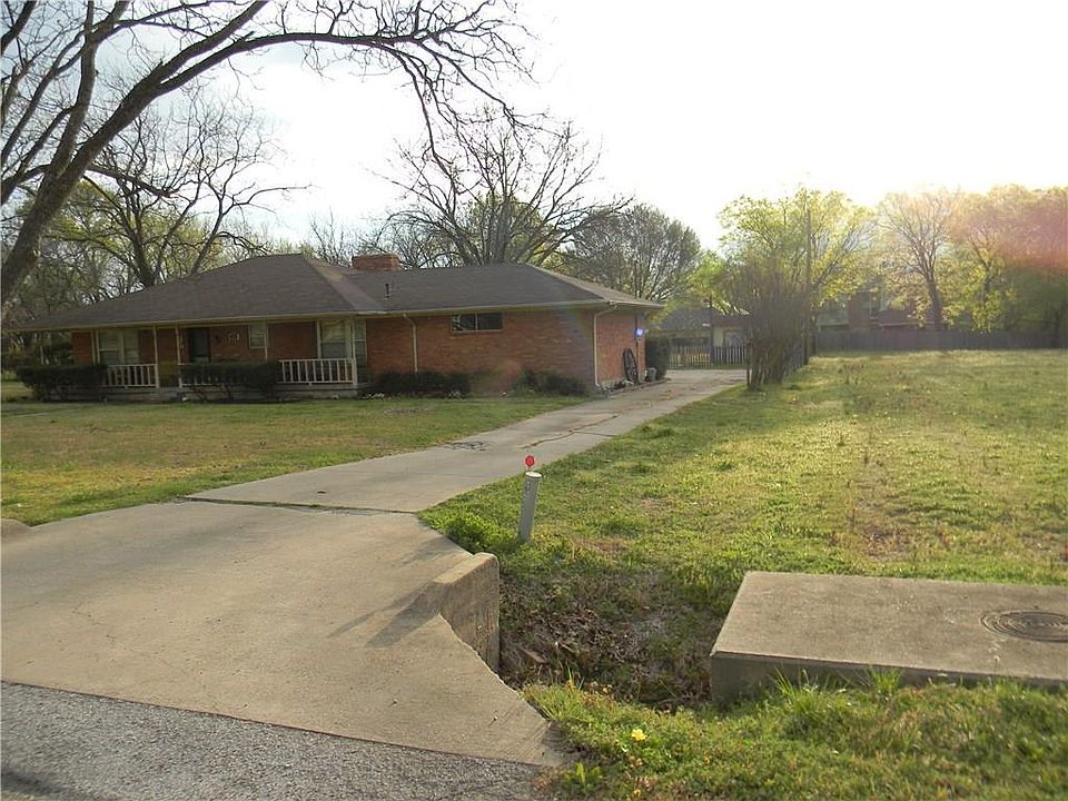 1st image of 174 Southwood Dr