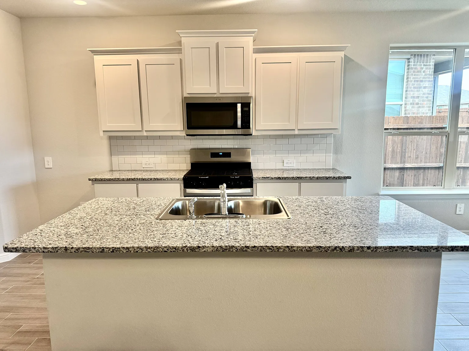 133 Bermuda Place — Photo 2
