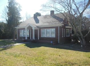 1009 N Salem St, Apex, NC 27502