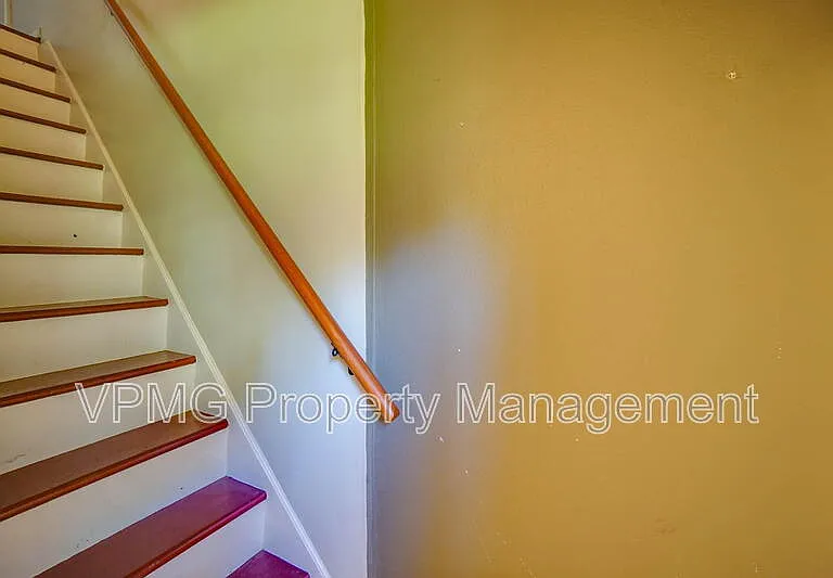 3956 Columbia Heights Rd — Photo 32