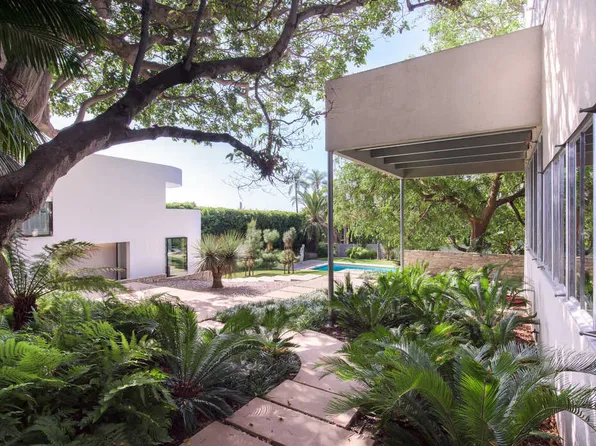 126 Mabery Rd, Santa Monica, CA 90402