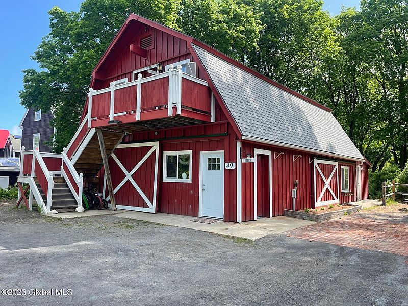 3rd image of 49 Glenwood Avenue
