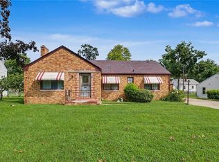 1468 E Lake Shore Dr, Decatur, IL 62521