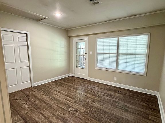 5th image of 128 Lakewood Dr