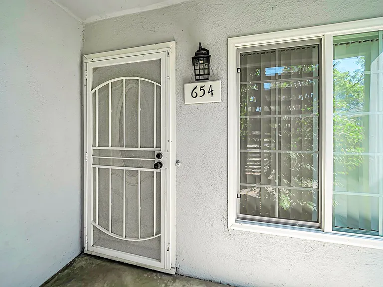 654 Patterson Ave — Photo 5