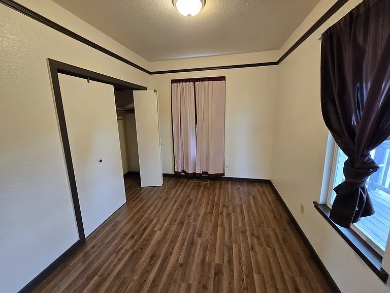 524 Main St — Photo 9