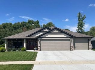 730 Pebble Creek Dr, Saint Cloud, MN 56303