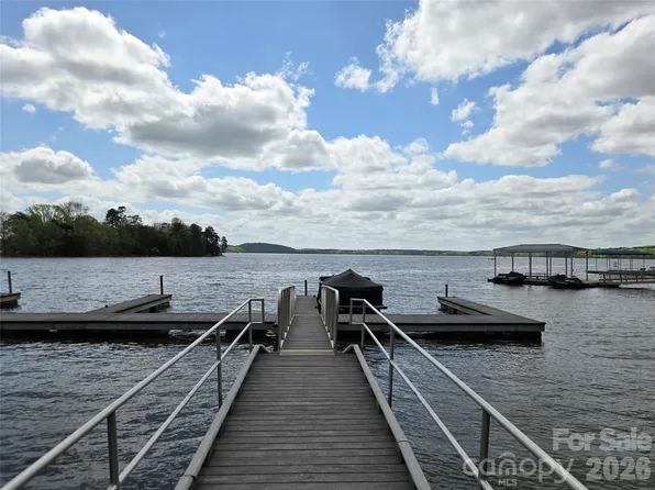 147 & 137 Heron Bay Dr #1 & 1b, New London, NC 28127