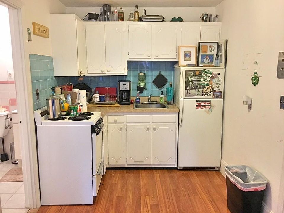 2nd image of 302 Marlborough St #7