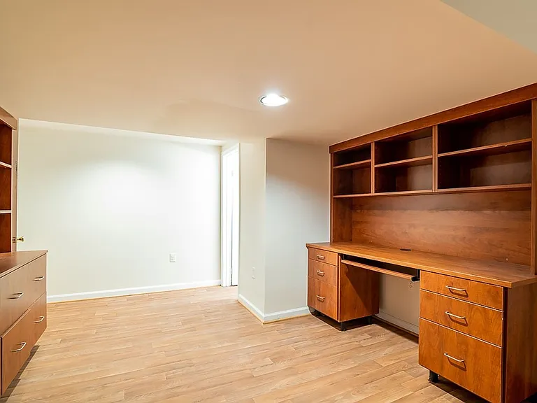 6400 Ruffin Rd — Photo 32