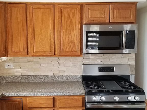 2nd image of 2315 Collins St APT 3