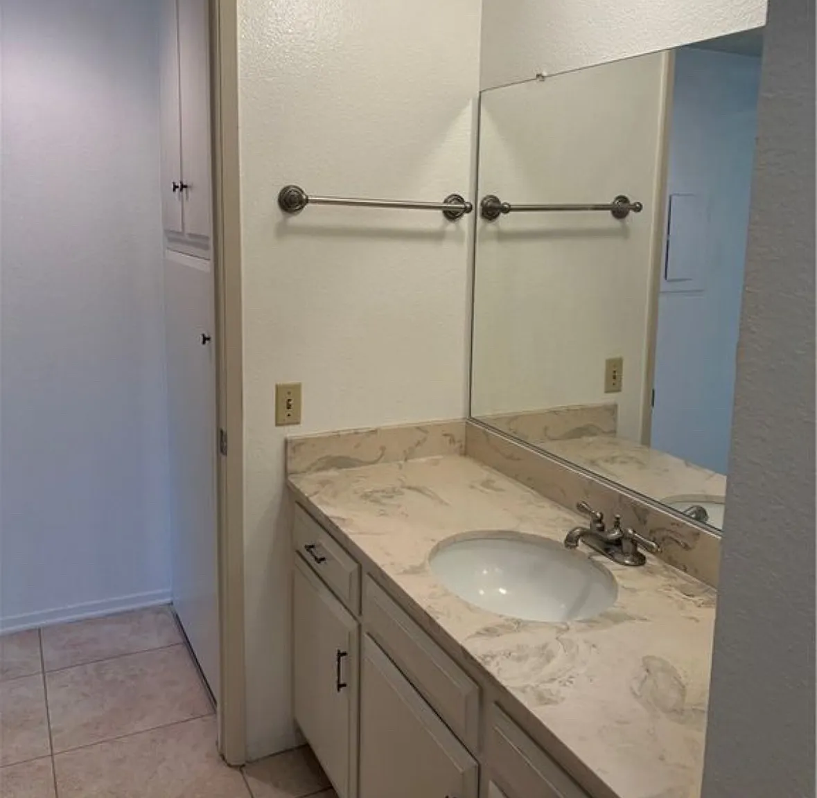 1 bed, 770 sqft, $2,400 — Photo 4