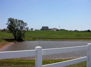 23753 Parallel Rd, Tonganoxie, KS 66086