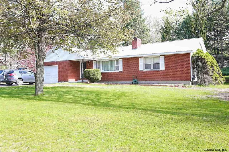 2nd image of 11 PHEASANT Lane