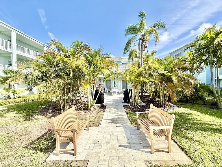 1712 Belleair Forest Dr #D — Photo 39