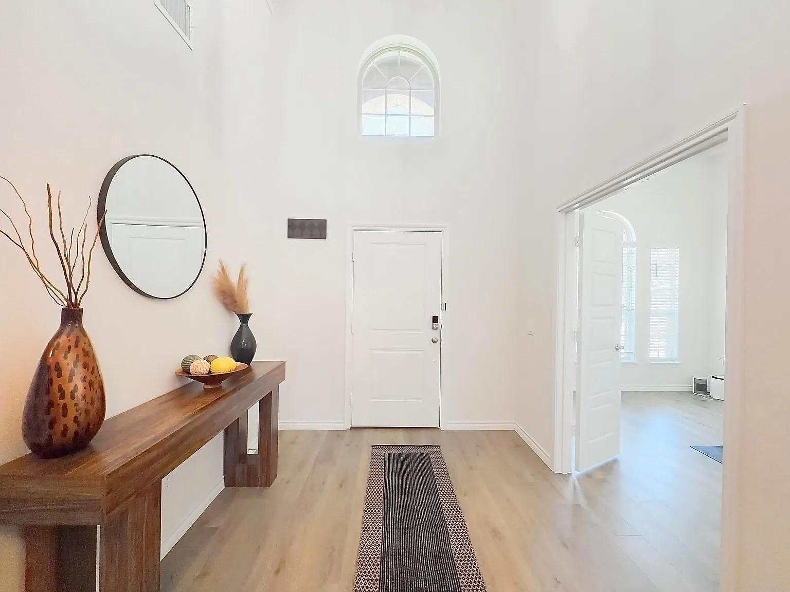 4 bed, 2705 sqft, $2,850 — Photo 3