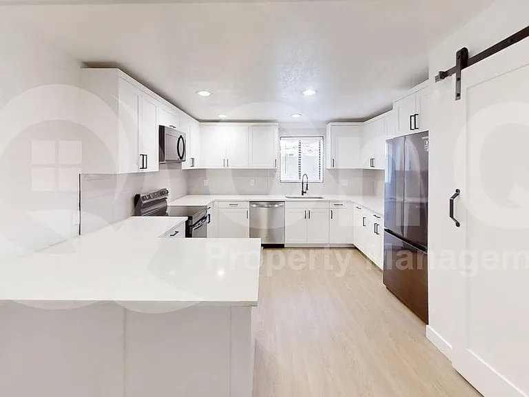 1840 W Thomas Rd #14 — Photo 3