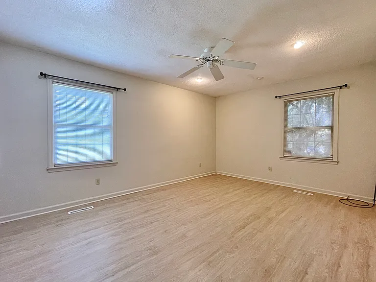 219 Green Lake Dr — Photo 20