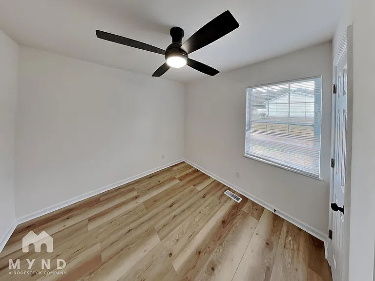 302 Clancy St — Photo 14
