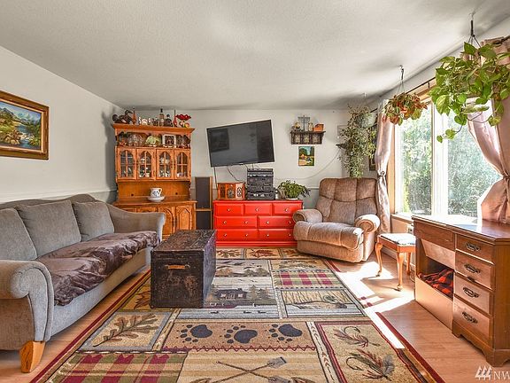 5th image of 222 Hillshire Dr