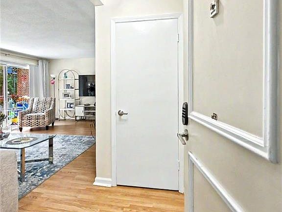 4th image of 6851 Roswell Rd Unit H33
