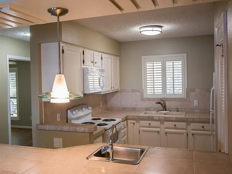 202 Lakeview Ter #H — Photo 12