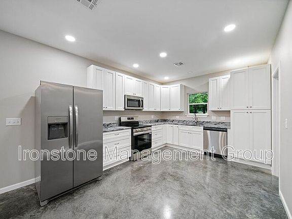 4th image of 212 W Jackson Ave