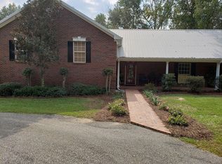 17 Twin Oaks Dr, Laurel, MS 39443