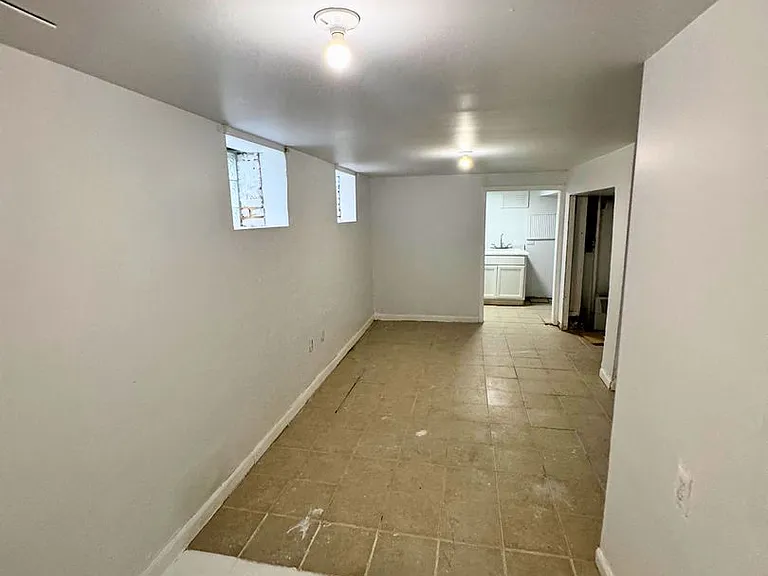 548 Radnor Ave — Photo 36