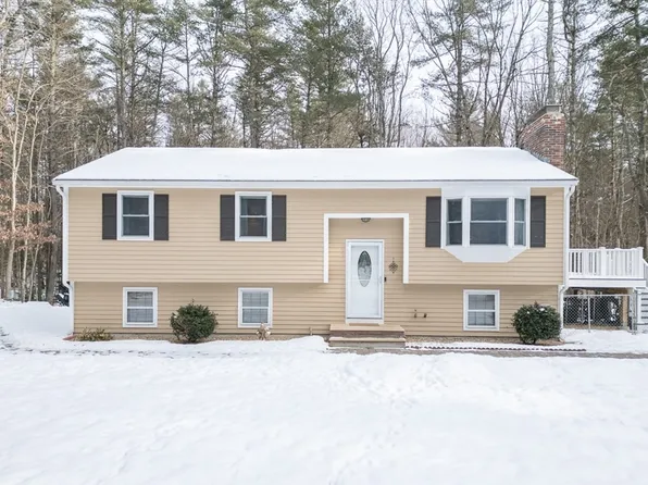 102 Wheeler St, Pepperell, MA 01463