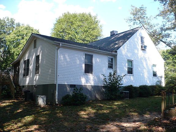 4th image of 212 Peach St