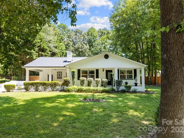 20209 Floral Ln, Cornelius, NC 28031