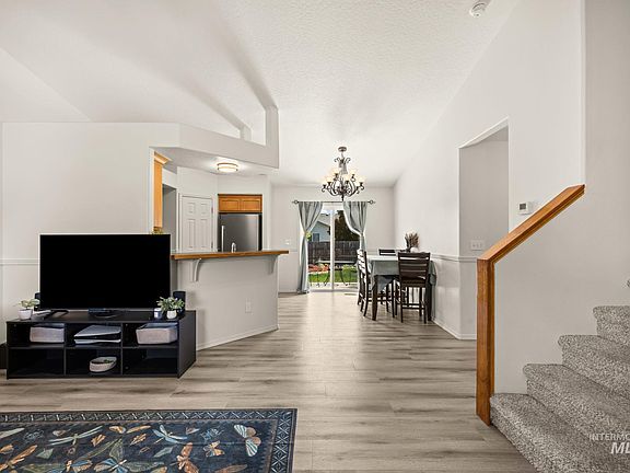 4th image of 4805 Blue Grass Ave