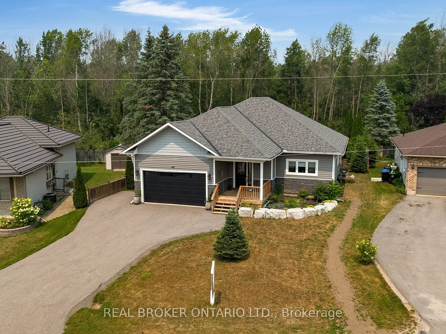 4 bed, $2,800 — Photo 1