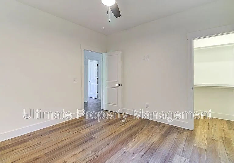 213 Myrtle Ave — Photo 10