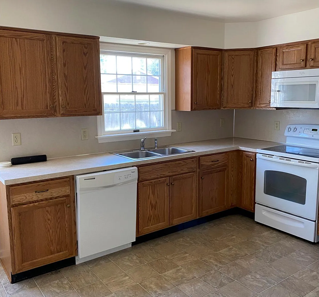 2 bed, 1000 sqft, $1,395 — Photo 1