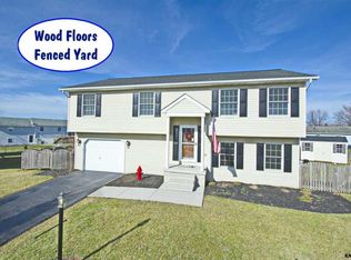 6 Holly Ct, Littlestown, PA 17340